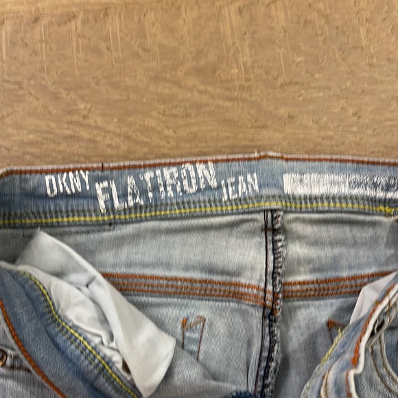 DKNY light wash jeans - Picture 4 of 6